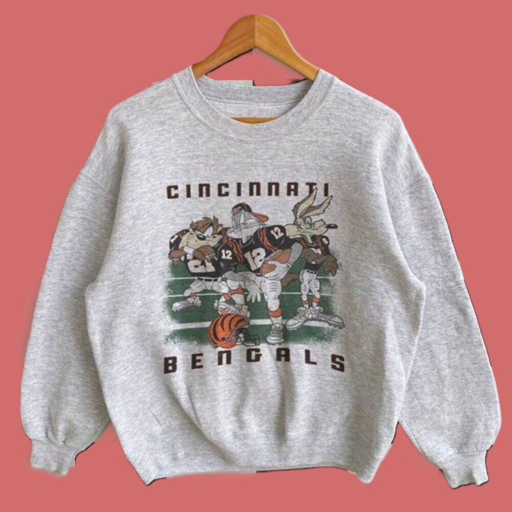 Vtg Cincinnati Bengals Looney Tunes football Crewneck Shirt, NFL Bengals - Picture 1 of 4